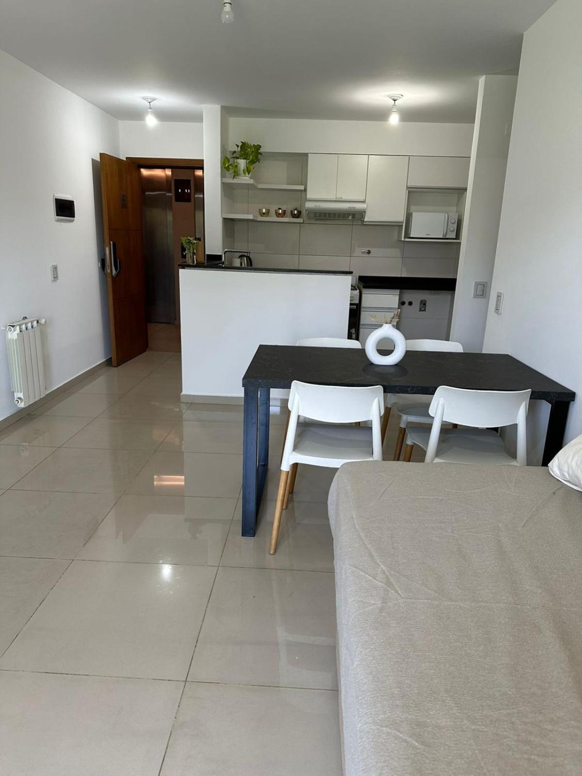 Em Departamento Amoblado * Córdoba